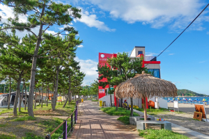 가족과 함께 역사 유적지 경주에서 여름을 즐기자